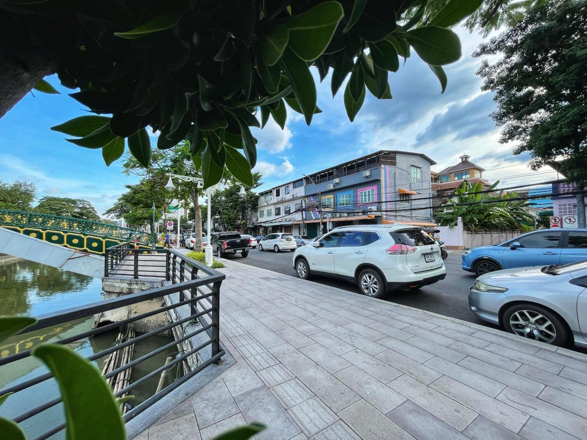 The Serene House Банкок Екстериор снимка